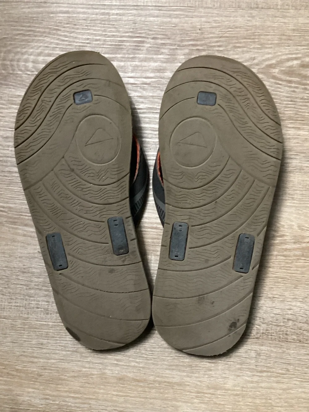 Reef Platform Flight Men’s Black Flip Flops with Orange Accent Size 10